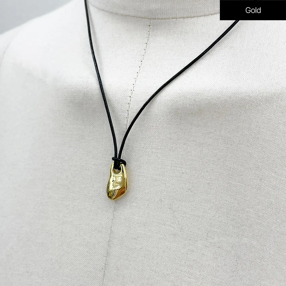 Black String Pendant Necklace OJ03