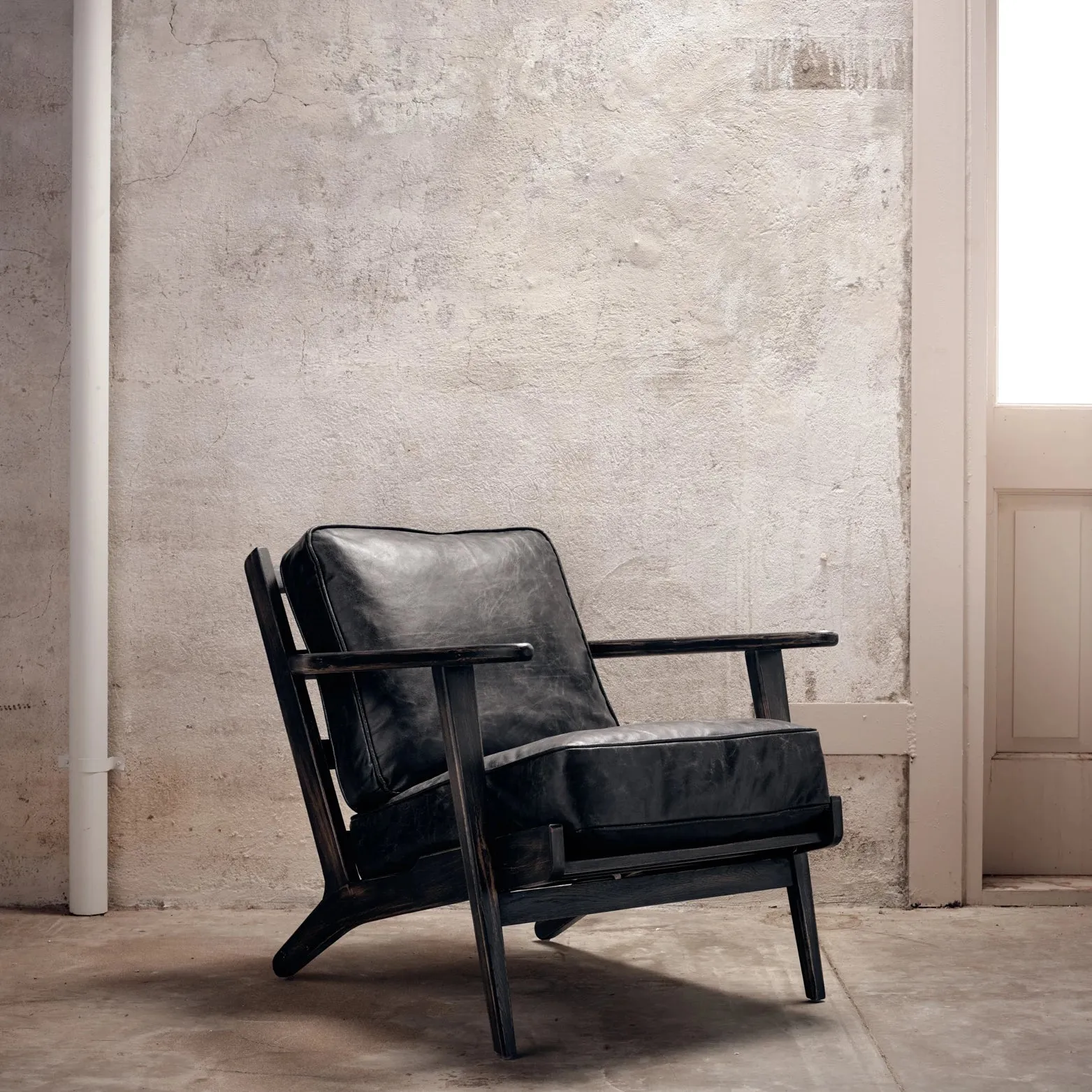 Brooks Lounge Chair Rialto Ebony