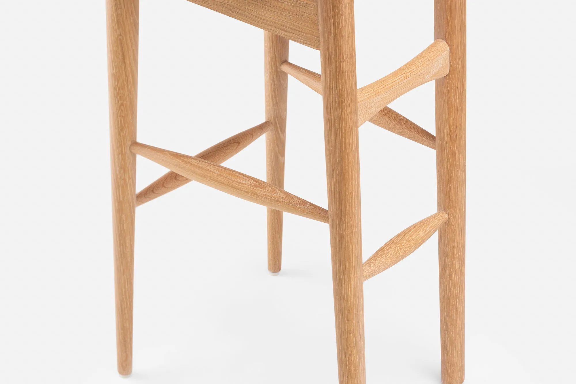 BUTTERFLY BAR STOOL